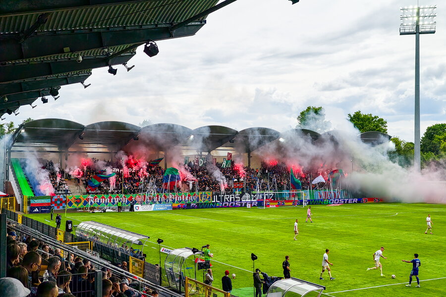 Miedź Legnica – Ruch Chorzów – Bild 59