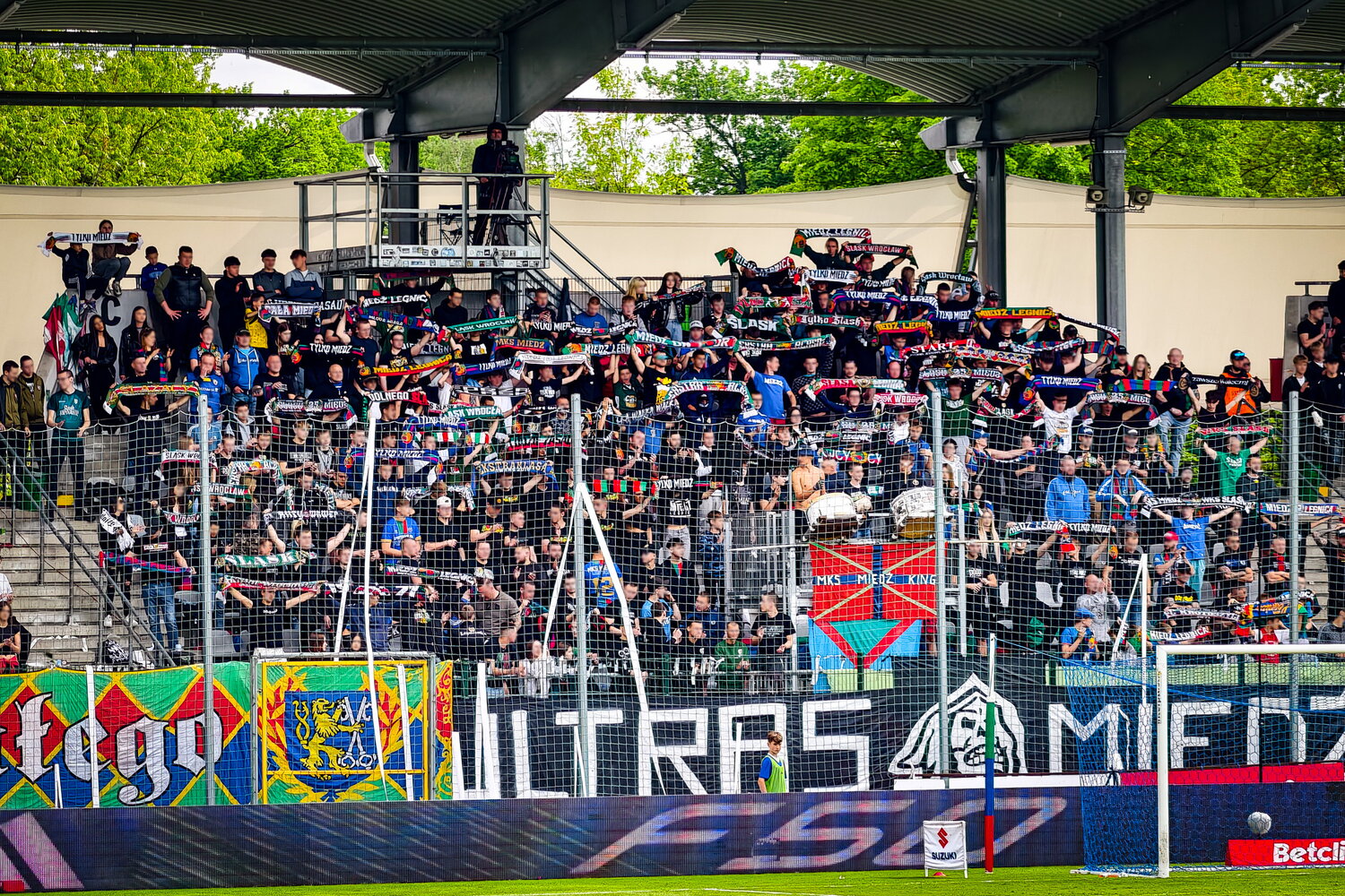 Miedź Legnica – Ruch Chorzów – Bild 49