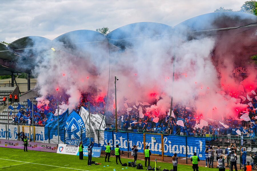 Miedź Legnica – Ruch Chorzów – Bild 27