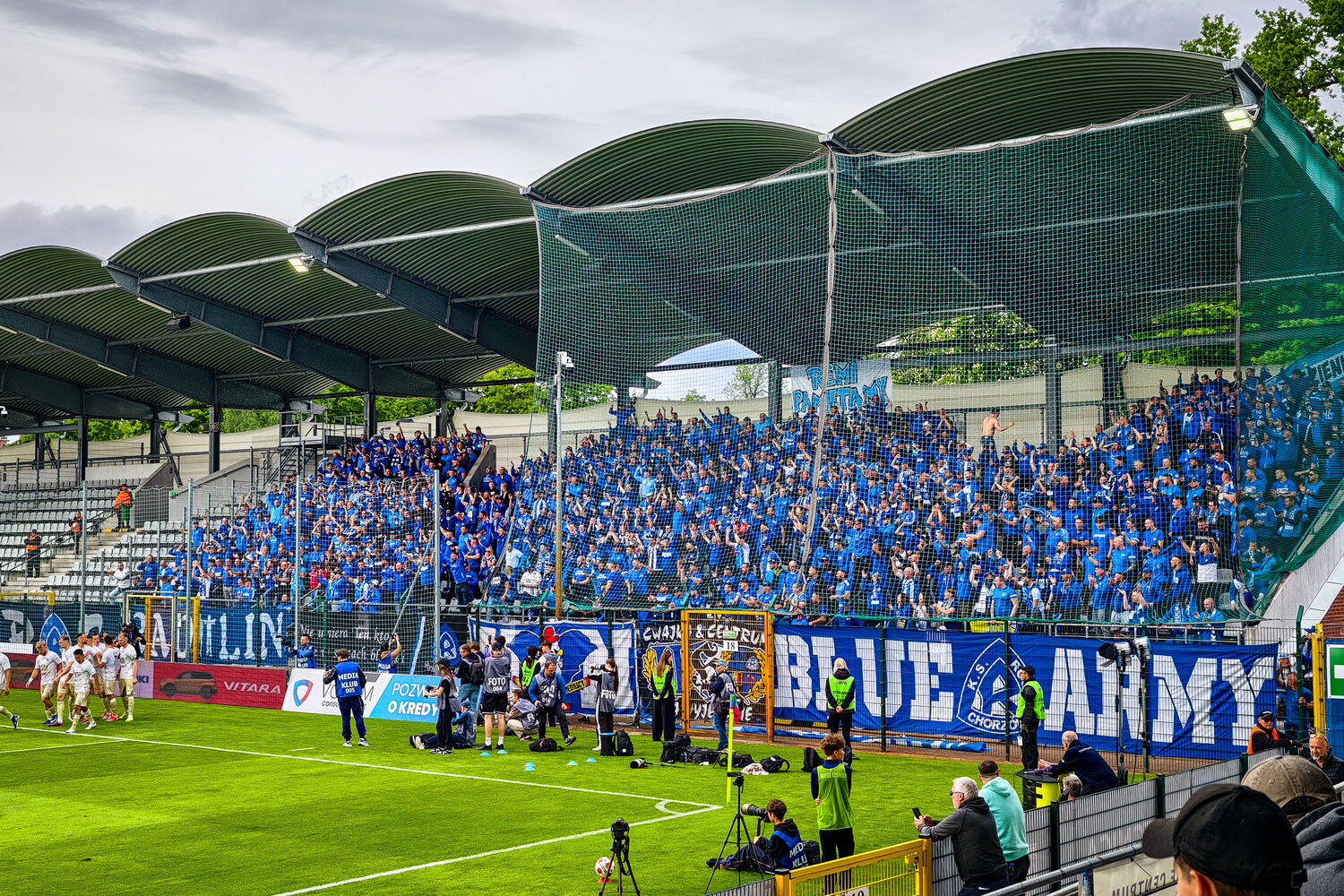 Miedź Legnica – Ruch Chorzów – Bild 41
