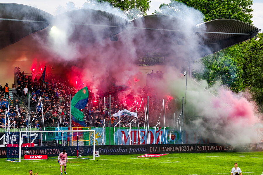 Miedź Legnica – Ruch Chorzów – Bild 8