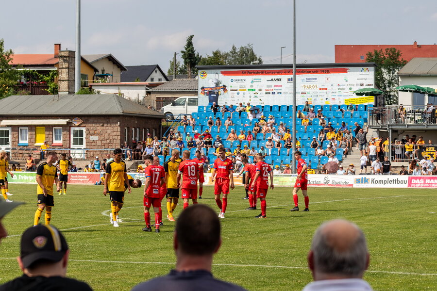 SV Fortschritt Lunzenau – SG Dynamo Dresden – Bild 7