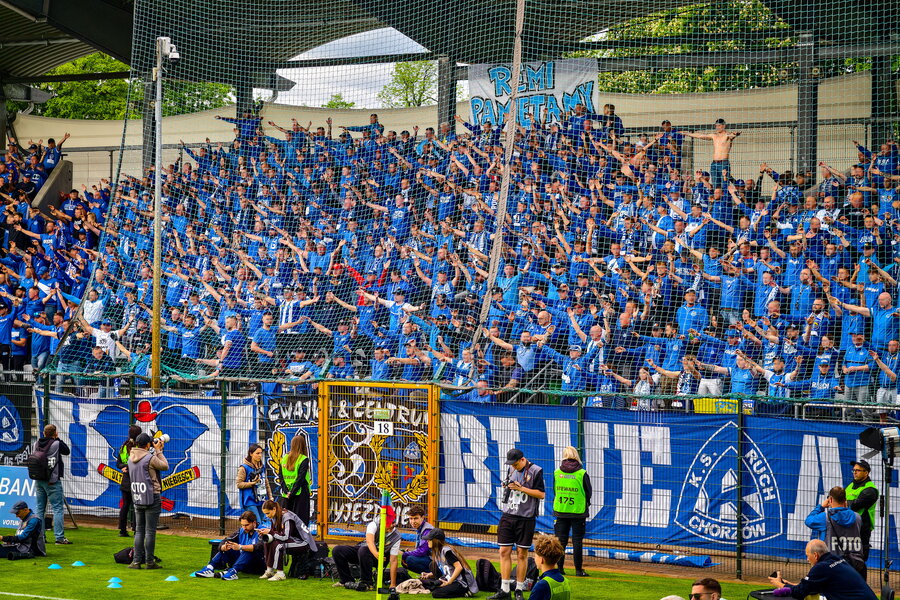 Miedź Legnica – Ruch Chorzów – Bild 42