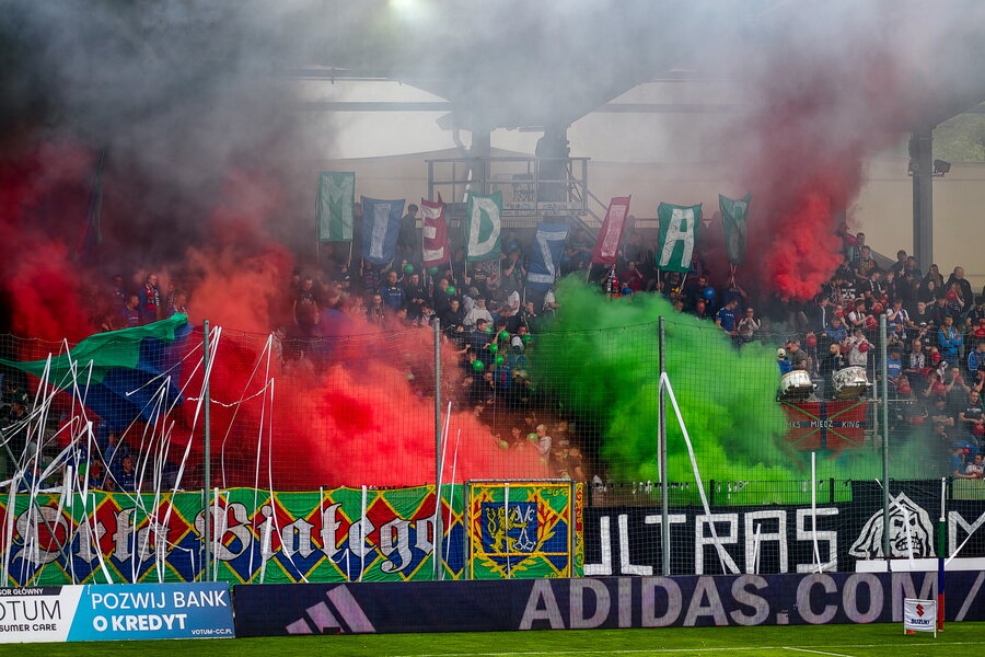 Miedź Legnica – Ruch Chorzów – Bild 12