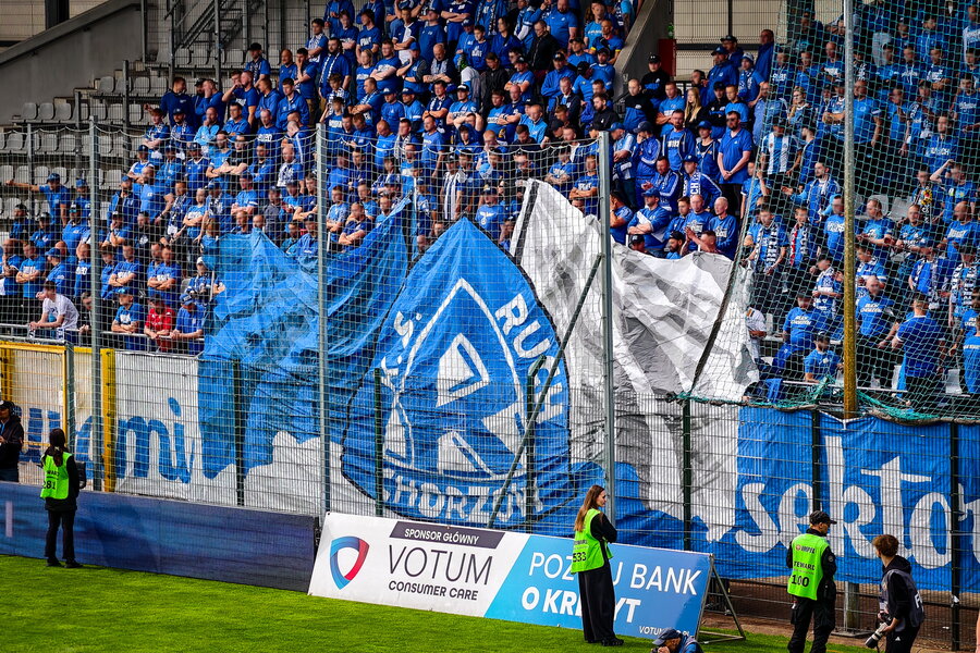 Miedź Legnica – Ruch Chorzów – Bild 24