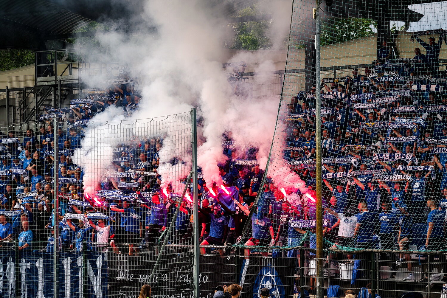 Miedź Legnica – Ruch Chorzów – Bild 33
