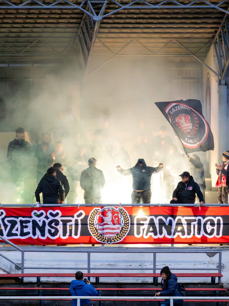 FC Slavia Karlovy Vary – FK Ostrov – Bild 13