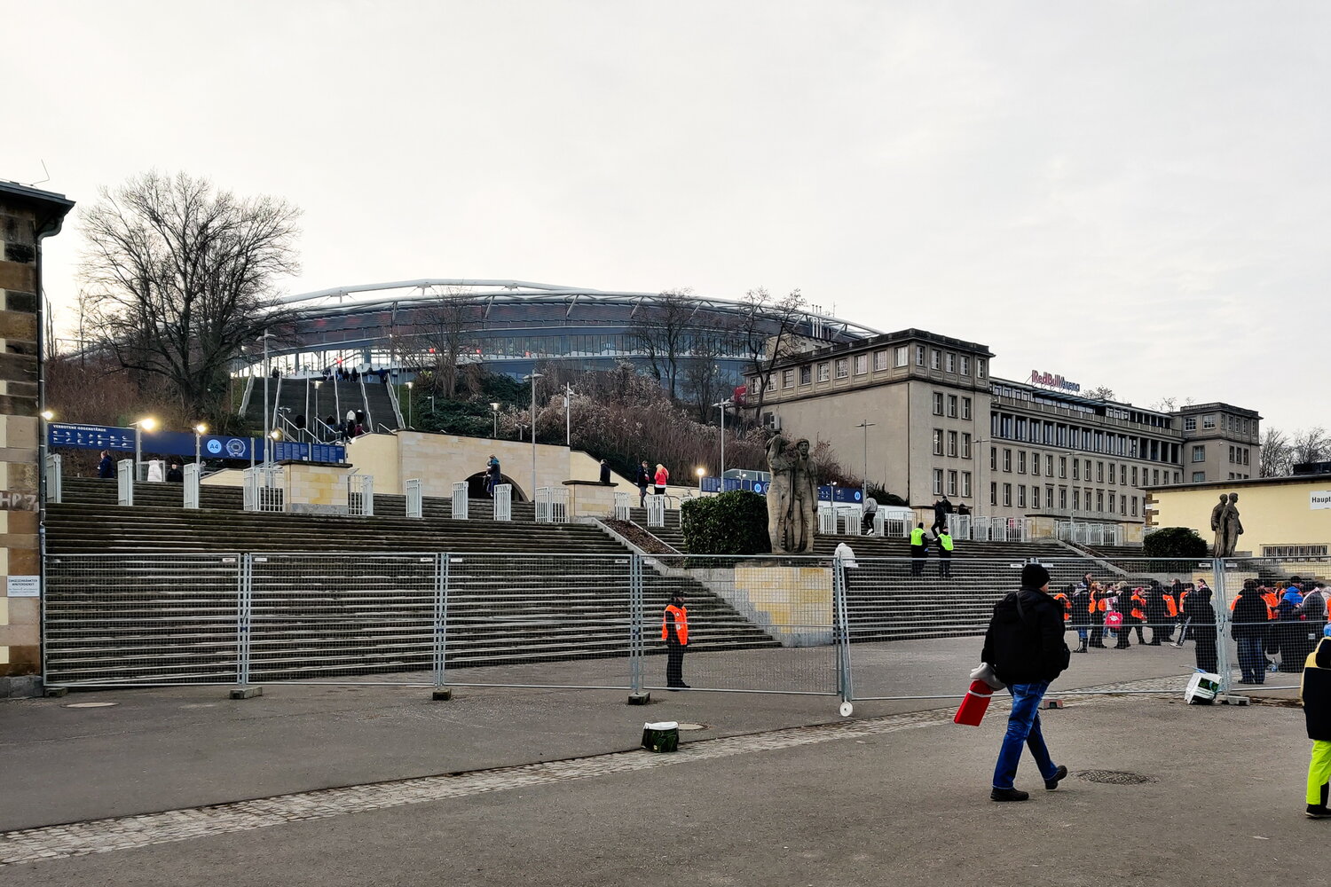 RB Leipzig – FC St. Pauli – Bild 1