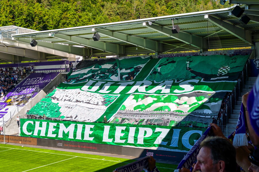 FC Erzgebirge Aue – BSG Chemie Leipzig – Bild 3